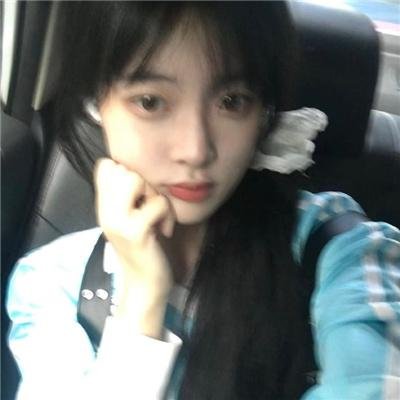 单车上的少女海报