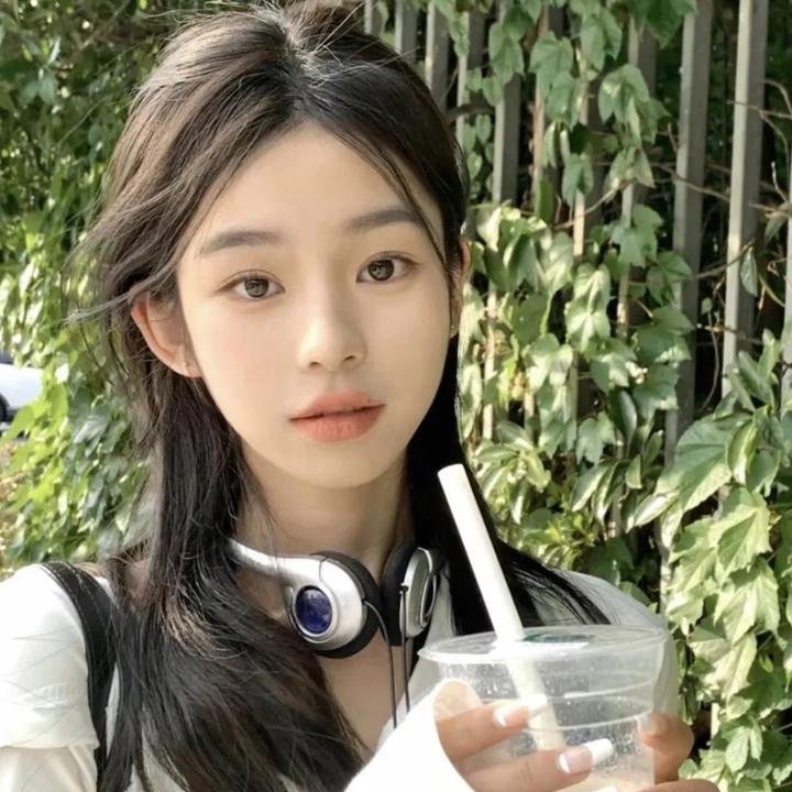 女生要革命海报